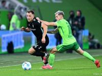 九游课程-奥格斯堡队客场遭遇惨败，局面堪忧