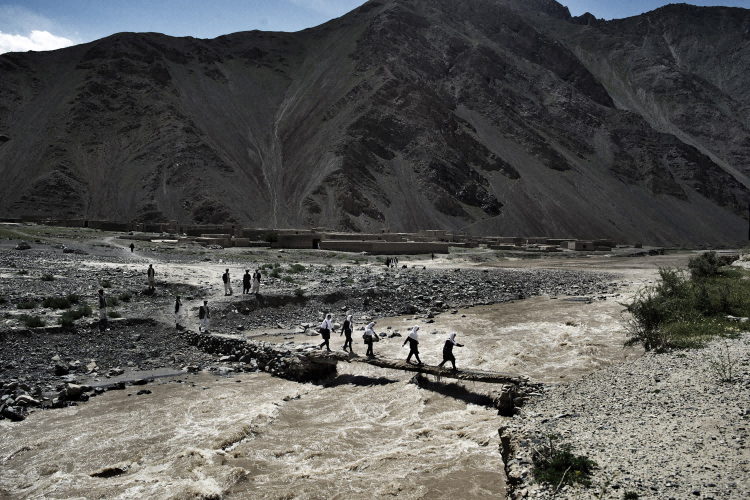 包含阿富汗队后防意识不足，失利在望的词条