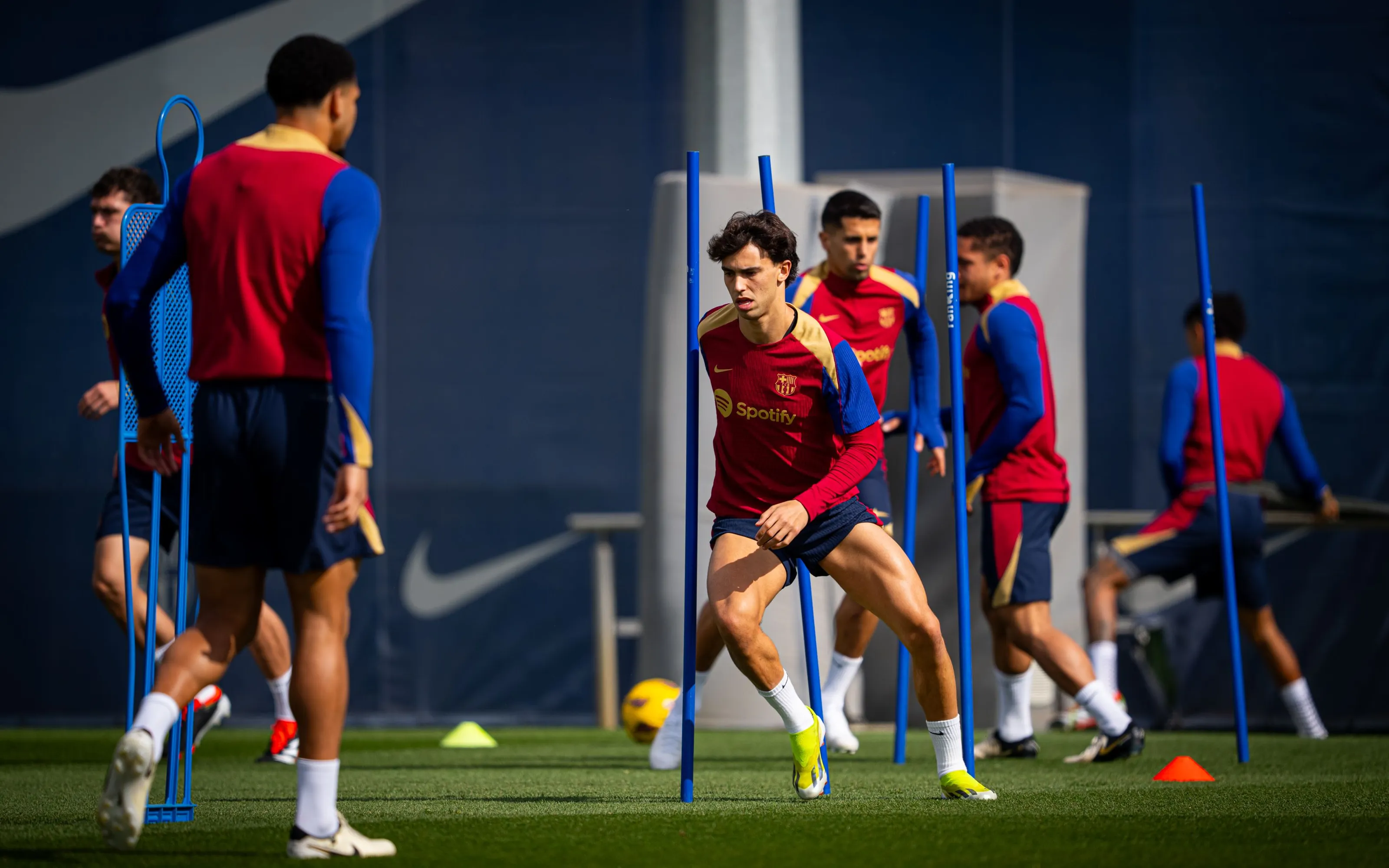 现场观赏足球盛事，赛事精彩不容错过的简单介绍