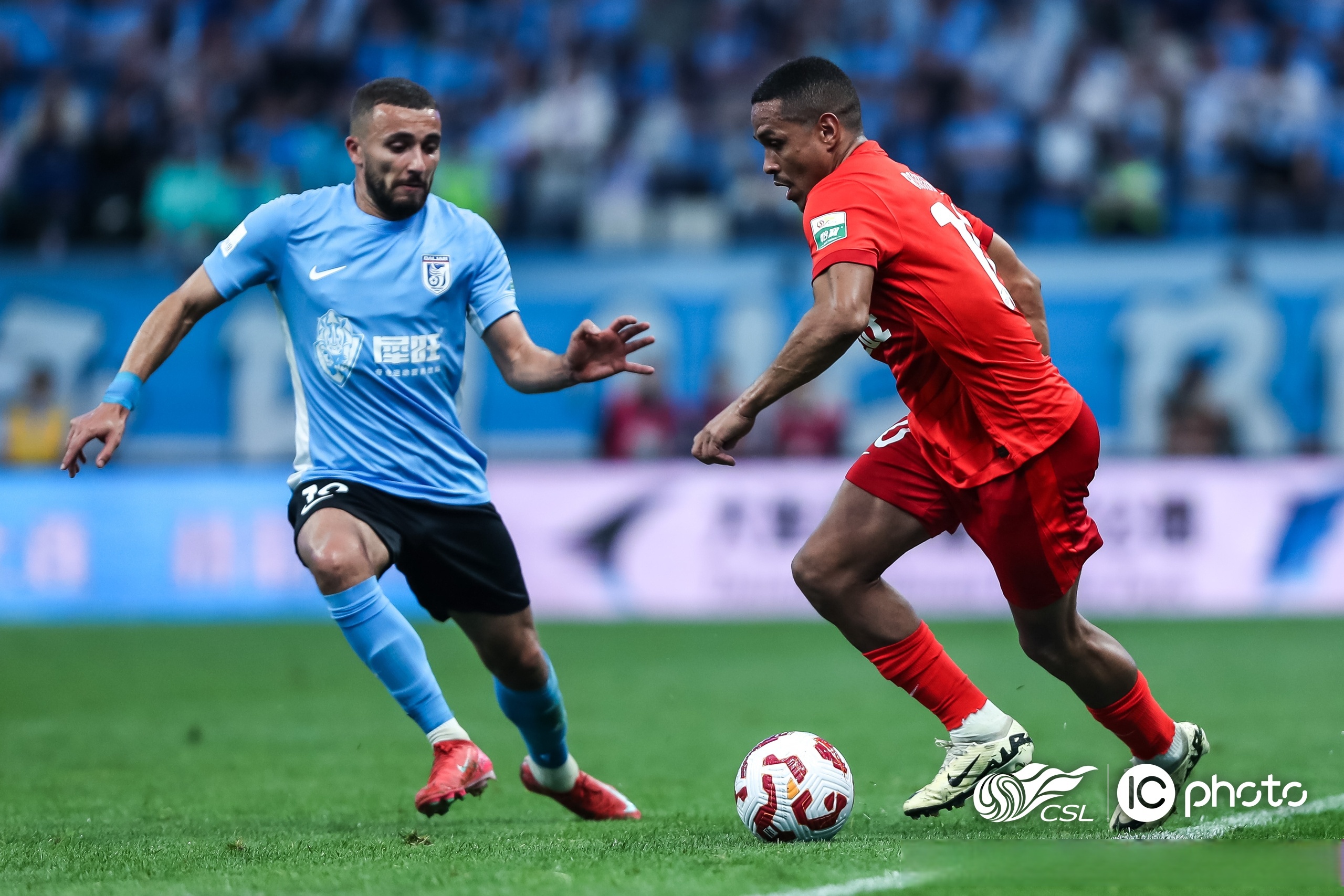 客场作战球队情绪高涨，备战顺利进行的简单介绍