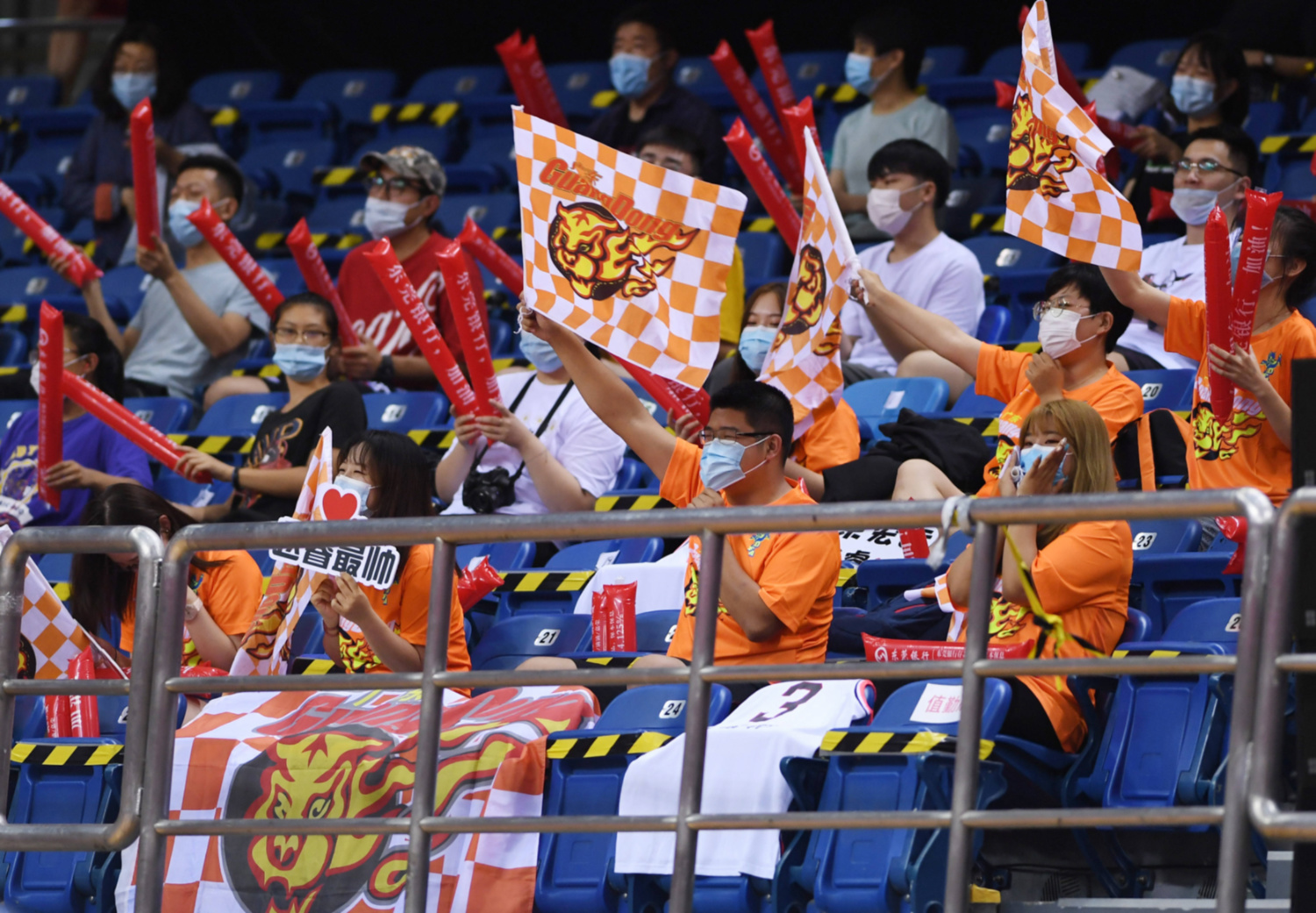 客场作战球队情绪高涨，备战顺利进行的简单介绍